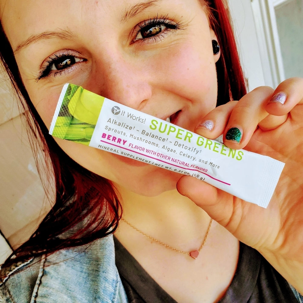 ItWorks💚 Super Greens Berry Flavor Samples!